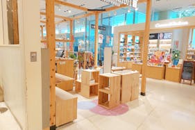 【神戸マルイ】1階カレンダリウムD04【物販・PR】三ノ宮駅徒歩1分。店内入って正面の好立地。トラフィックも多く物販・体験ワークショップ・プロモーションにも最適なスペースです。※最低利用日数7日間