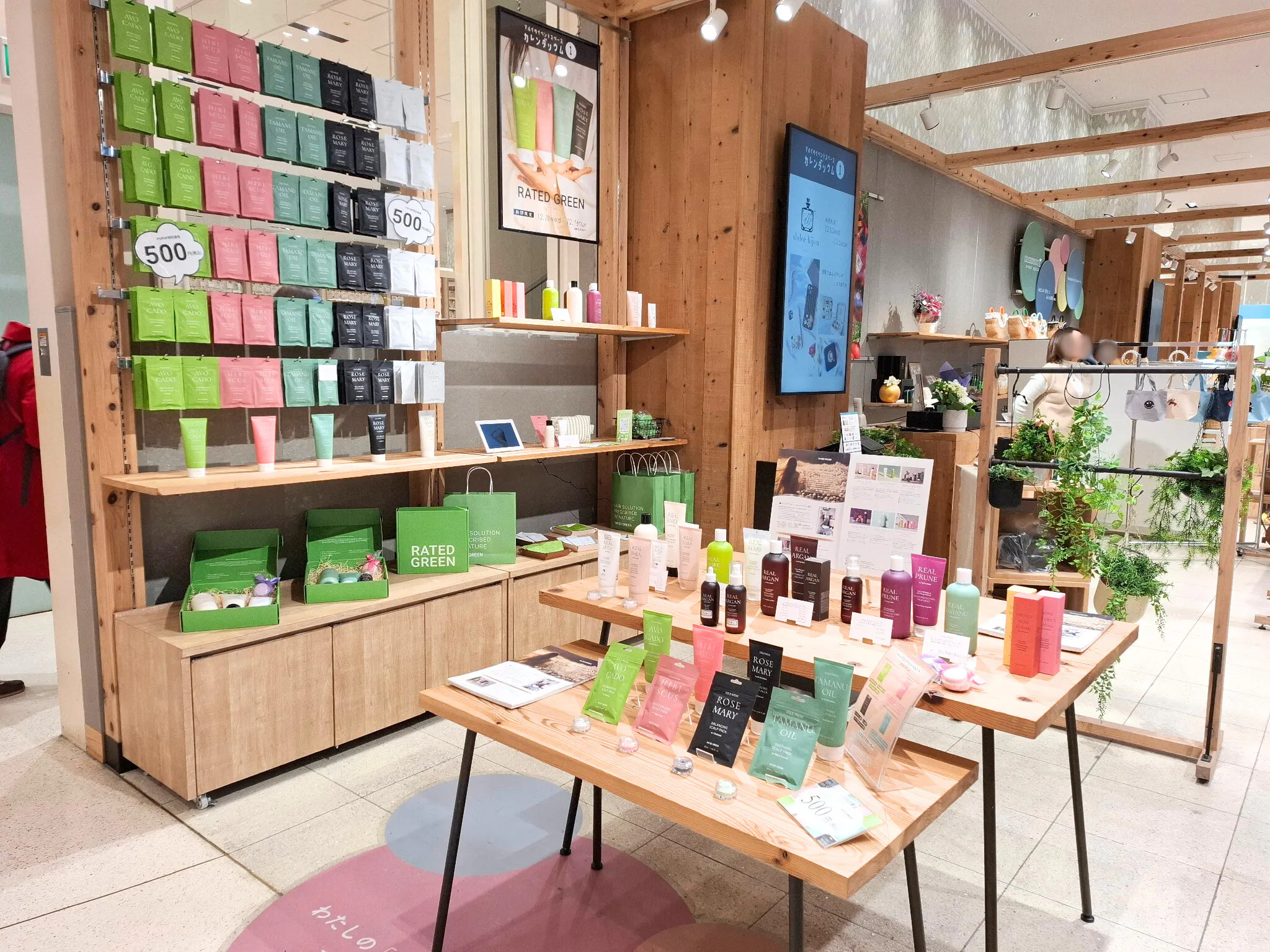 【神戸マルイ】1階カレンダリウムD04【物販・PR】三ノ宮駅徒歩1分。店内入って正面の好立地。トラフィックも多く物販・体験ワークショップ・プロモーションにも最適なスペースです。※最低利用日数7日間