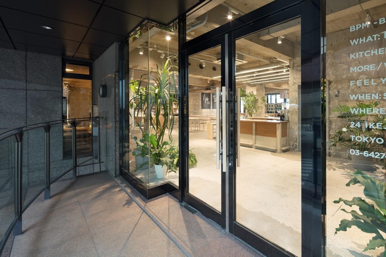 【池尻大橋駅1分】 ウェブメディア「TABI LABO」掲載確約！隣接するカフェの営業中に出店可能な大型イベントスペース(部分貸し)