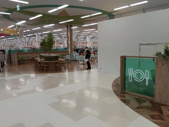 【イオンスーパーセンター盛岡渋民店】専門店入口側フードコート 販促プロモーションや物販に最適なスーパー店内催事イベントスペース