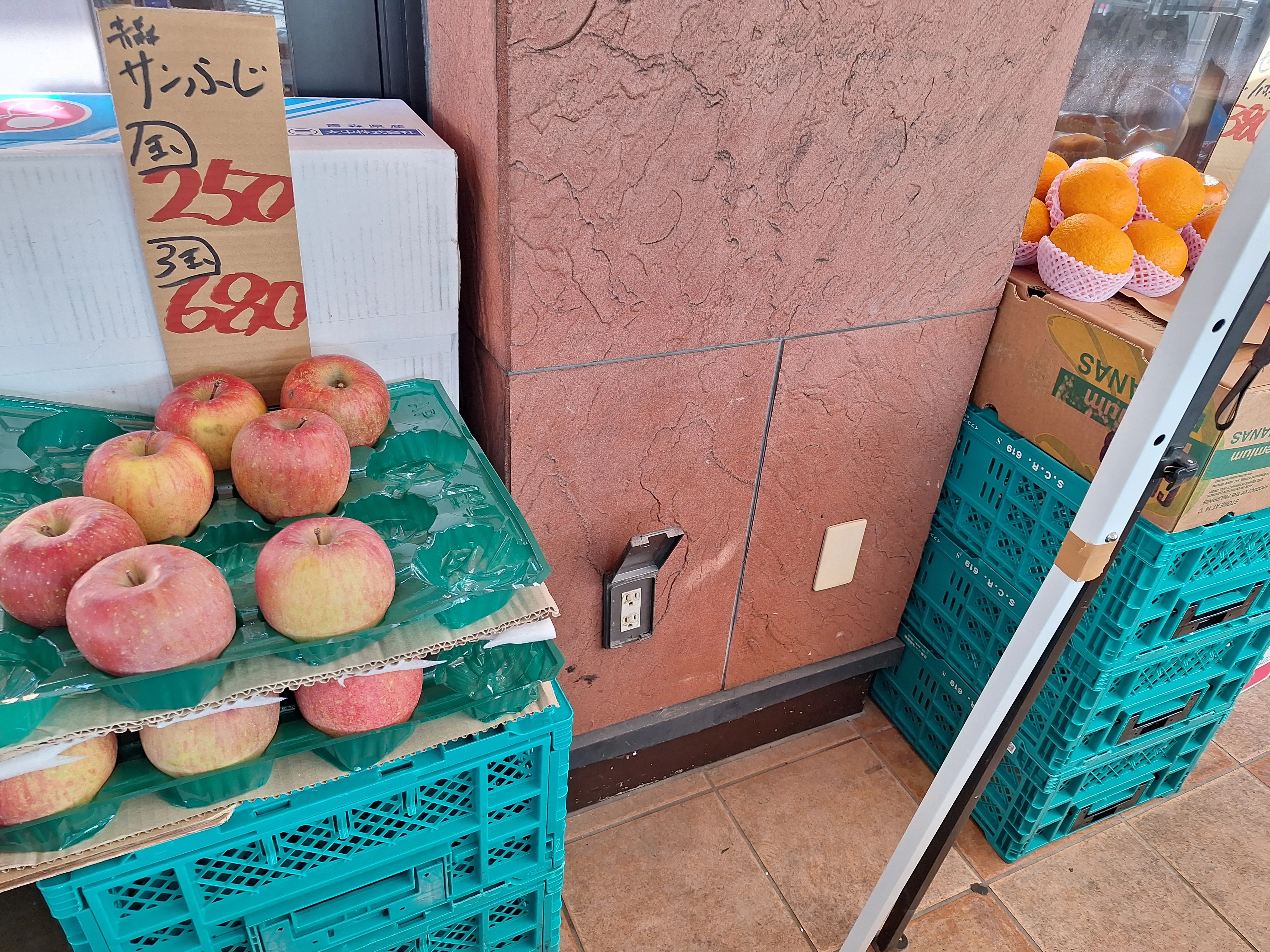 【レガネット南長住】パン屋側（軒下） 物販・ポップアップストアに最適なスーパー屋外催事イベントスペース