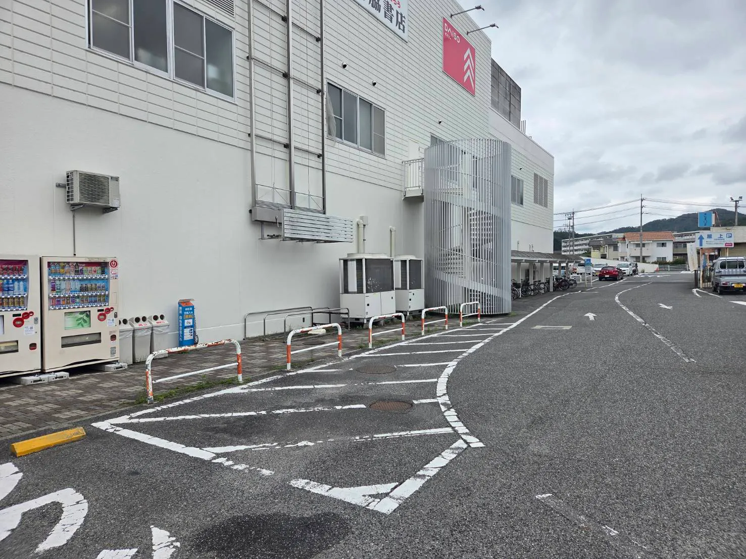 【ゆめタウン吉田】キッチンカーに最適なスーパーマーケット食品売場入口横の屋外催事イベントスペース