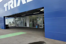 【スーパーセンタートライアル嬉野店】キッチンカスペース※店舗正面右側