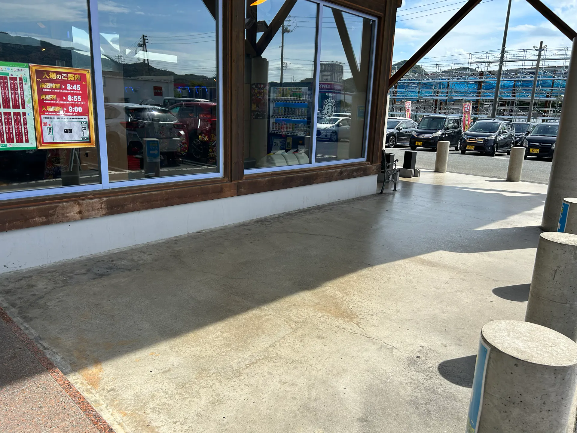 【ダイナム山口小郡店】各種プロモーションに最適なアミューズメント施設のイベントスペース(喫煙所横)