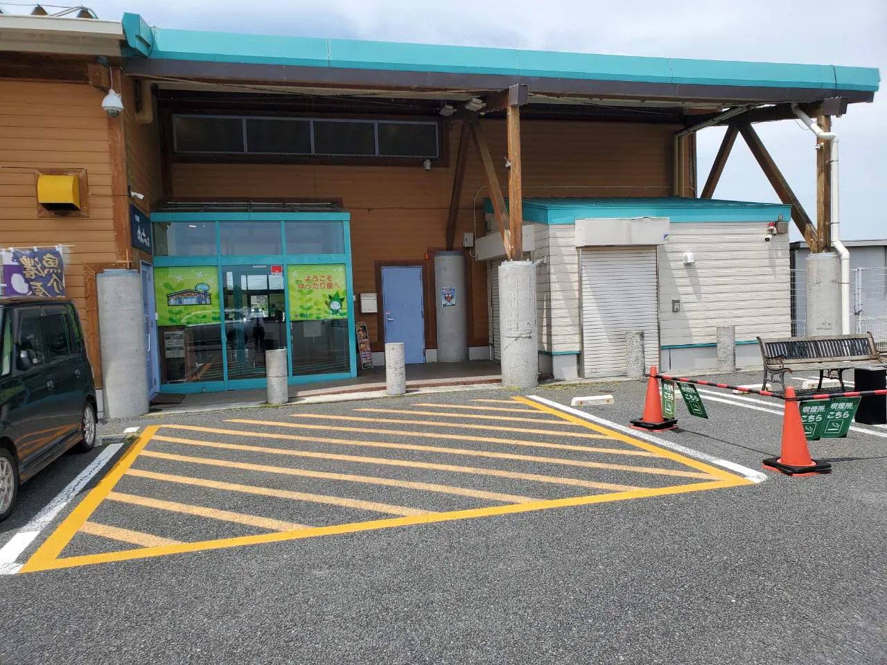 【ダイナム千葉海上店ゆったり館】キッチンカー出店やプロモーションイベントに最適なアミューズメント施設のイベントスペース(① 店舗食堂側入り口駐車場_大型キッチンカー駐車可)