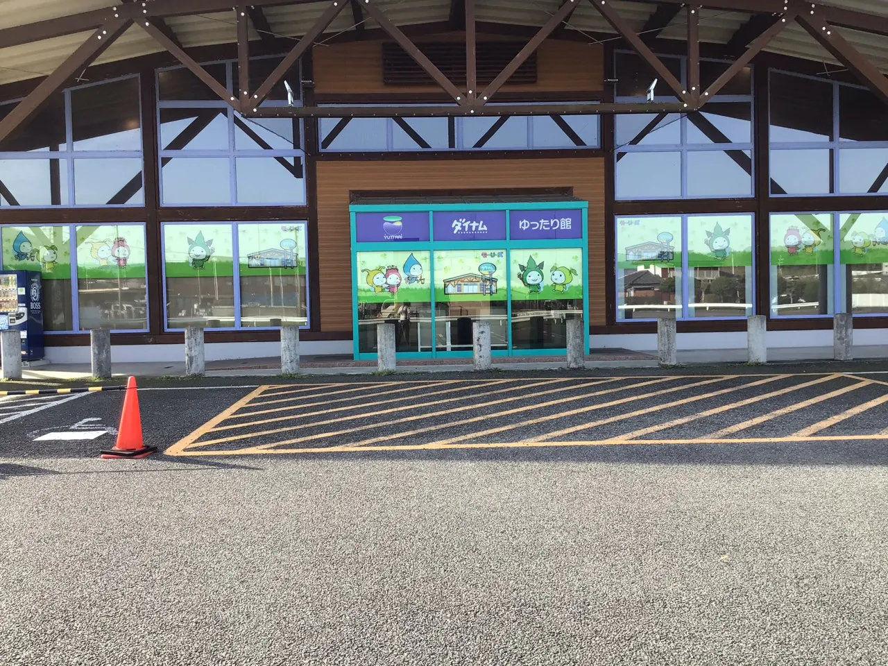 【ダイナム宮崎西都店ゆったり館】キッチンカー出店やプロモーションイベントに最適なアミューズメント施設のイベントスペース