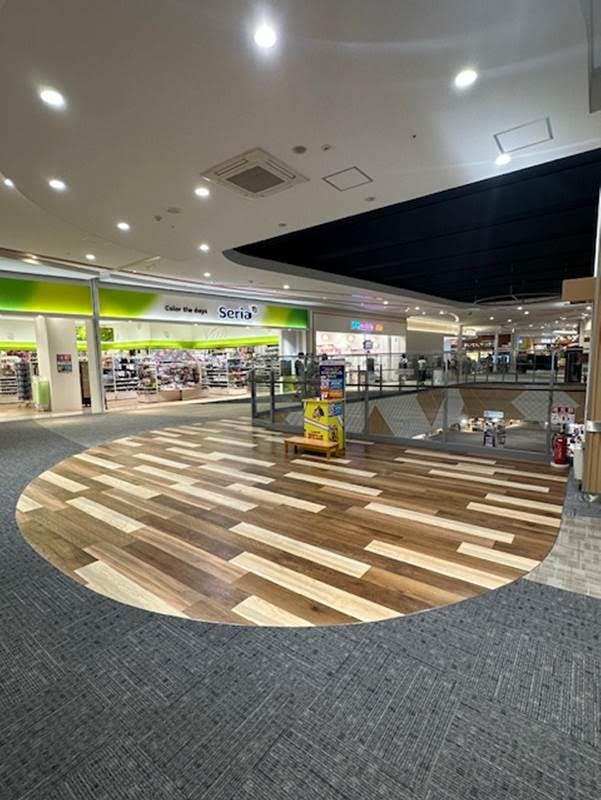 【イオンモール出雲】各種プロモーションや食物販のポップアップストアに最適なセリア前のレンタルスペース