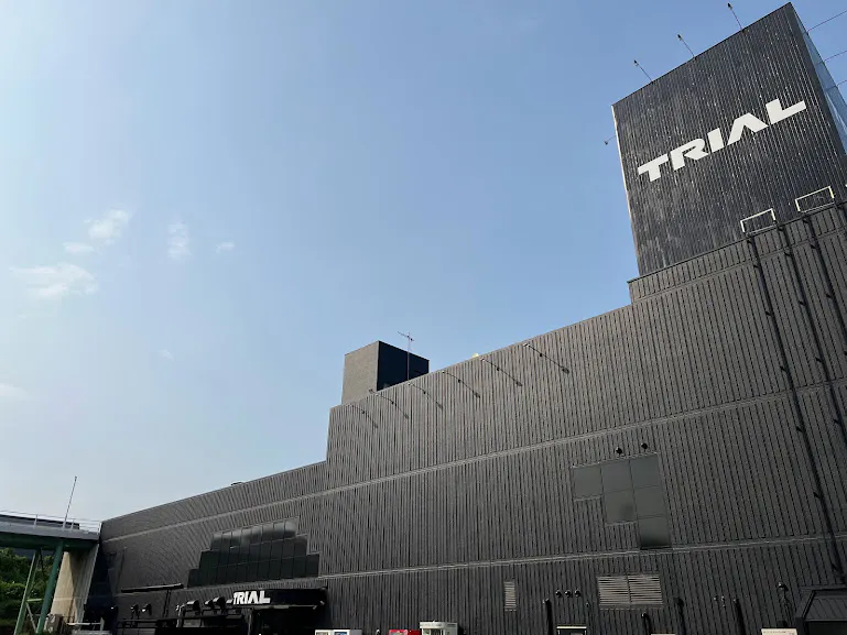 【メガセンタートライアルわさだ店】プロモーションの出店が可能な屋外スペース
