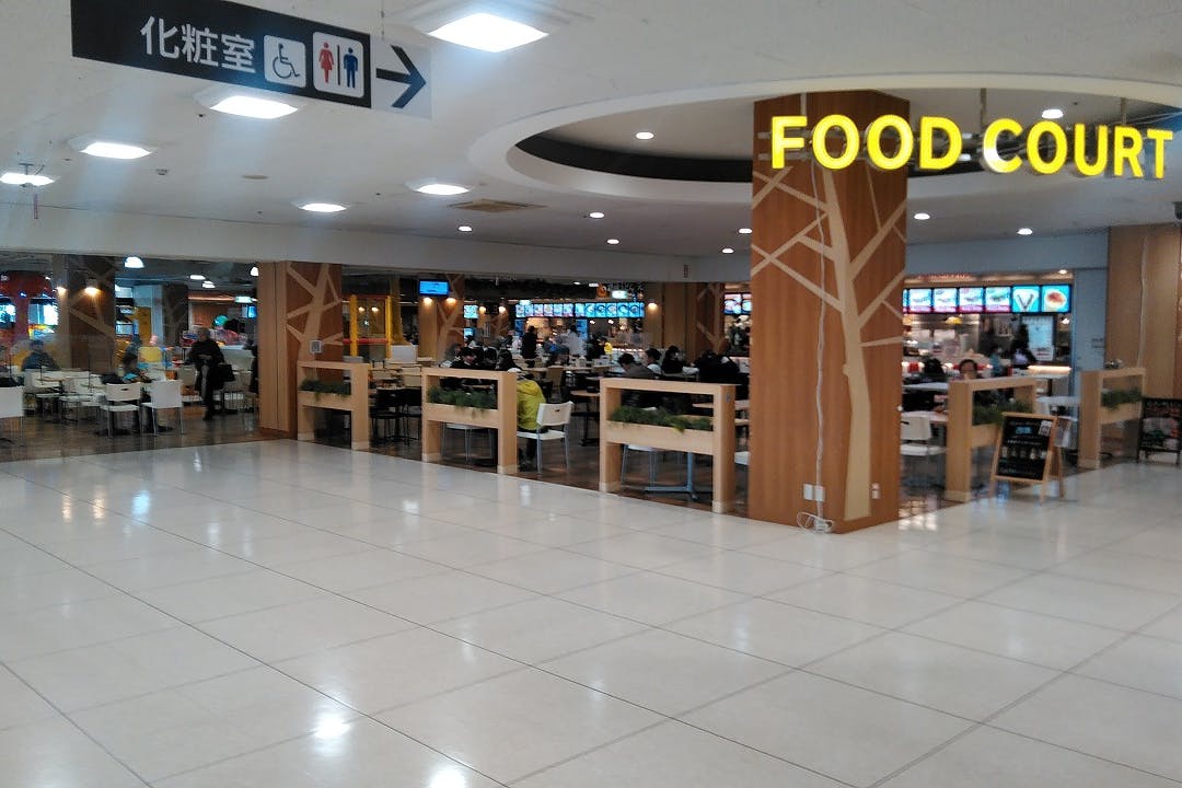 【イオン防府店】各種プロモーションや物販、食物販のポップアップストアに最適な1F フードコート前の催事イベントスペース