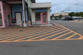 【ダイナム山口長門店ゆったり館】キッチンカーやプロモーションに最適なアミューズメント施設のイベントスペース(店舗出入り口側)