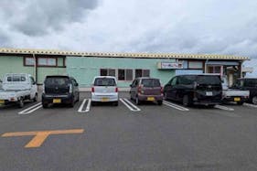 【ダイナム山口長門店ゆったり館】キッチンカーやプロモーションに最適なアミューズメント施設のイベントスペース(店舗出入り口側)