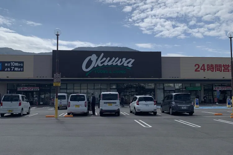 【オークワ粉河】プロモーションに最適な風除室スペース