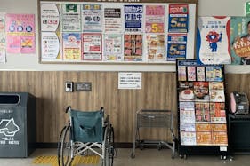 【オークワ粉河】プロモーションに最適な風除室スペース