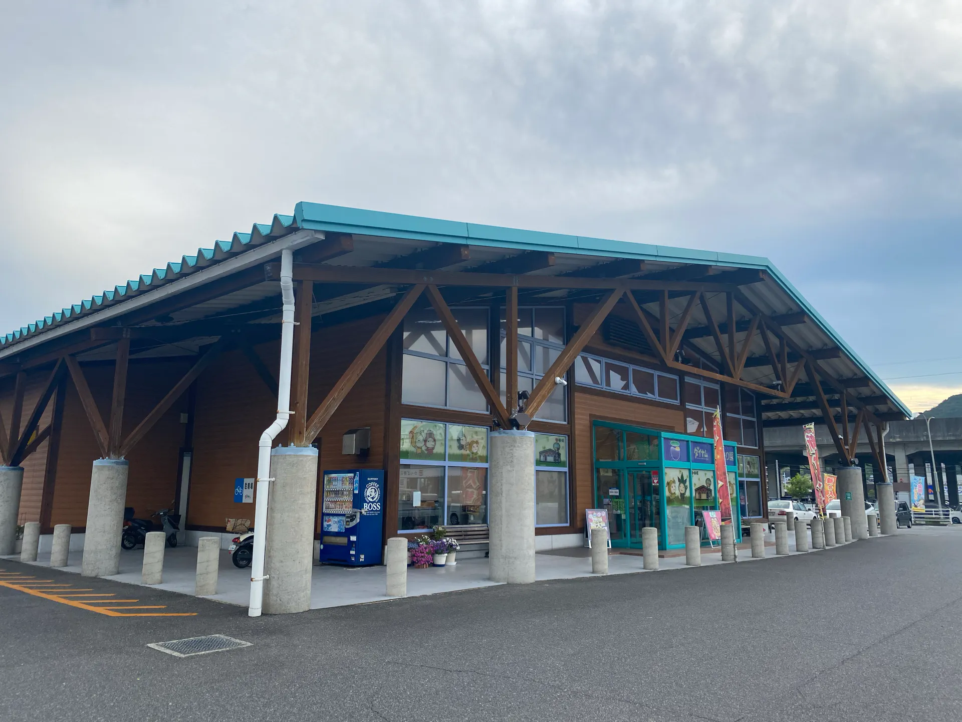 【ダイナム児島店ゆったり館】キッチンカーや各種プロモーションに最適なアミューズメント施設のイベントスペース(駐車場)