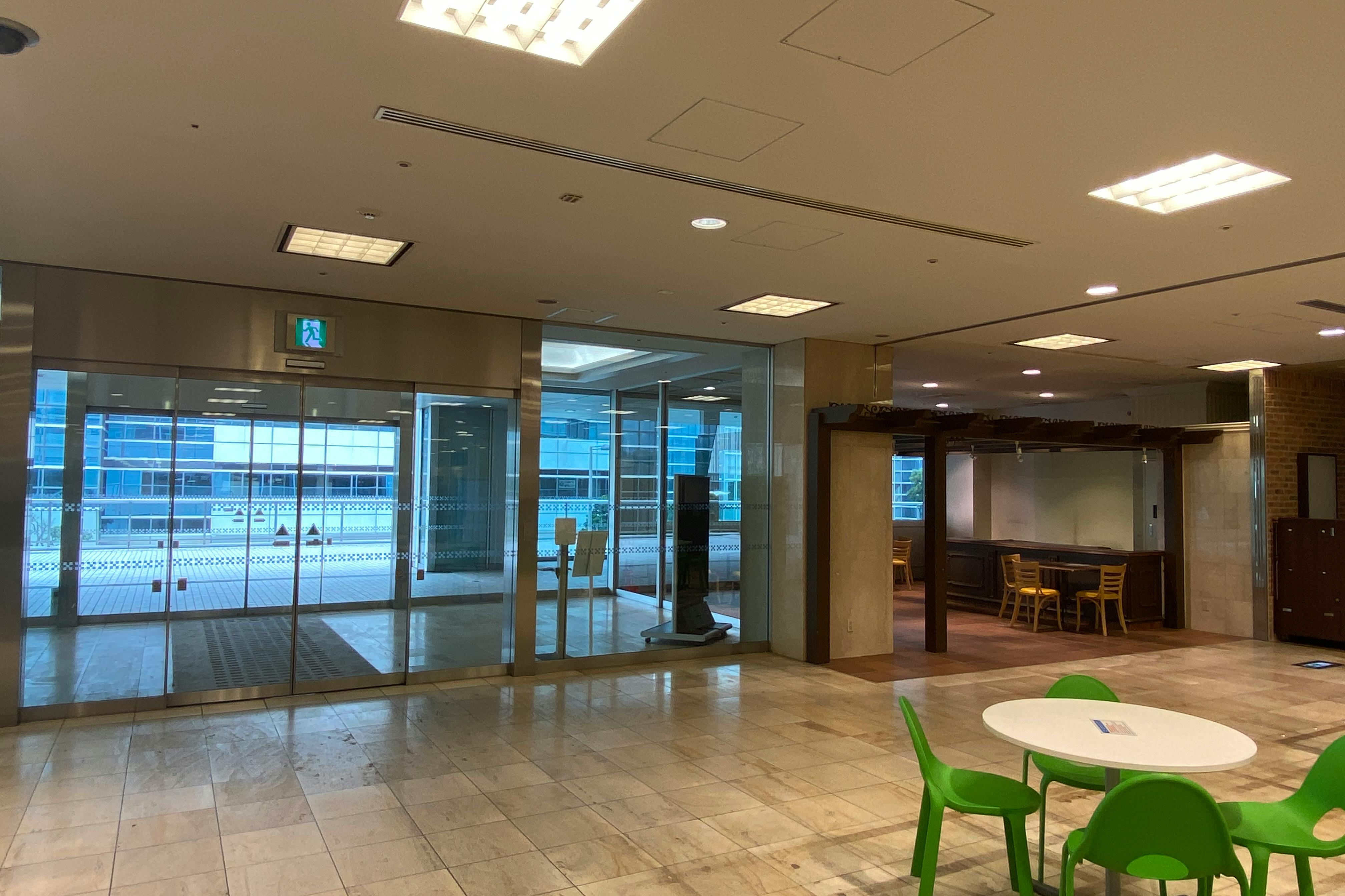 【東京ビッグサイト駅直結】(TFTビル 区画①)オフィスワーカー向けの食物販やポップアップストアやプロモーションイベントに最適なエントランス付近のイベントスペース