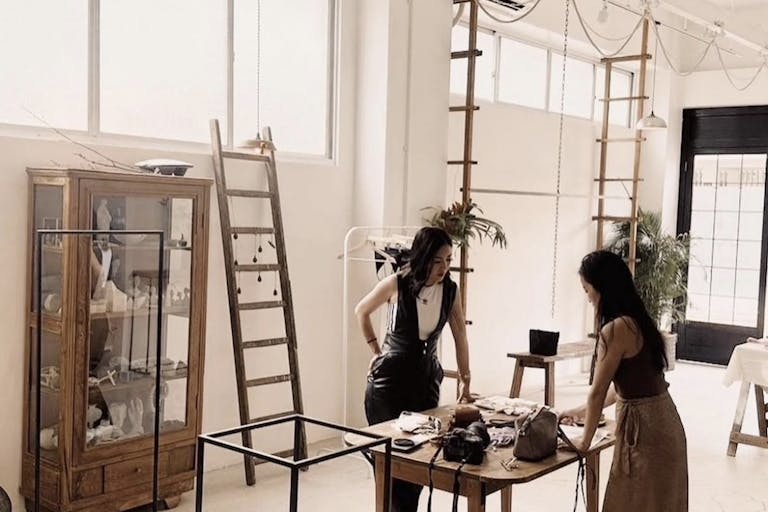 【南森町駅8分】展示会やポップアップストア、古典等のアートギャラリー用途に最適な路面にあるレンタルスペースの画像9