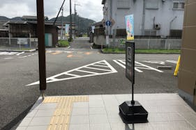 【ダイナム兵庫たつの店ゆったり館】キッチンカーやプロモーションイベントでの出店に最適なアミューズメント施設のイベントスペース(東側出入口)