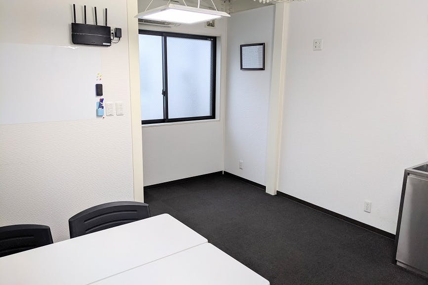 【天六駅徒歩3分】Wi-Fi・ホワイトボード・モニター・譜面台など全て無料!最大着席人数6名!ビジネスや音楽練習での利用可!