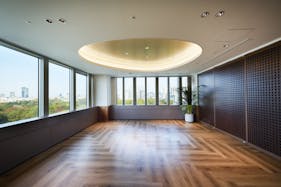 【青山一丁目駅直結/180㎡】イベントやワークショップに最適!窓から望む緑が特徴的なイベントスペース