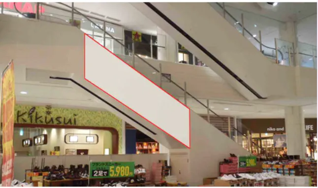 【イオンモール甲府昭和】モール内広告 エスカレーター側面