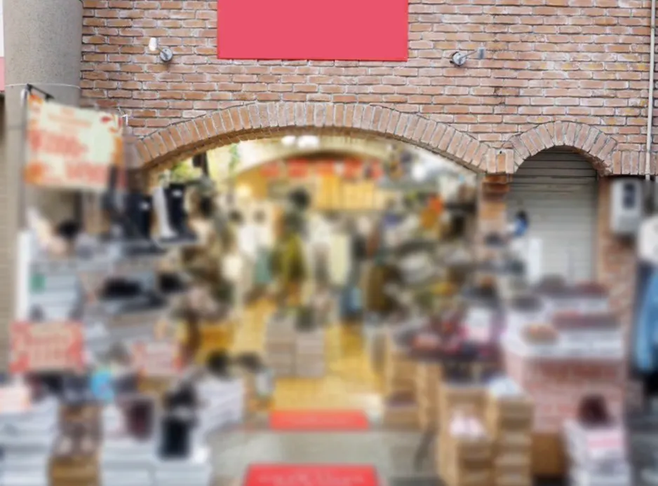 【フレンドリー商店街/十三駅3分】各種ポップアップやPRイベントに適した通行量の多い商店街にある視認性の高い路面スペース