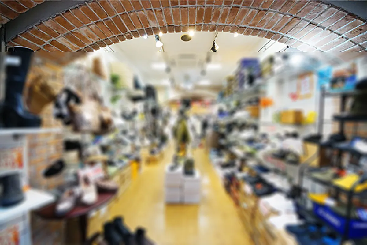 【フレンドリー商店街/十三駅3分】各種ポップアップやPRイベントに適した通行量の多い商店街にある視認性の高い路面スペース