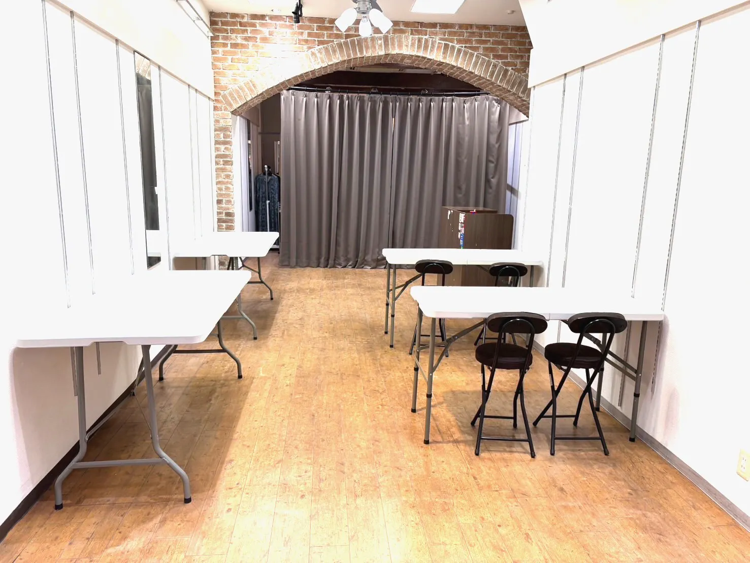 【フレンドリー商店街/十三駅3分】各種ポップアップやPRイベントに適した通行量の多い商店街にある視認性の高い路面スペース