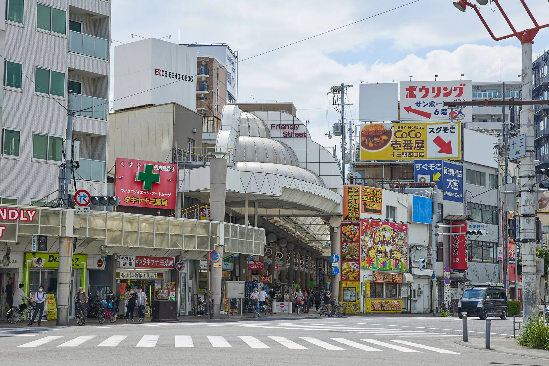 【フレンドリー商店街/十三駅3分】各種ポップアップやPRイベントに適した通行量の多い商店街にある視認性の高い路面スペース