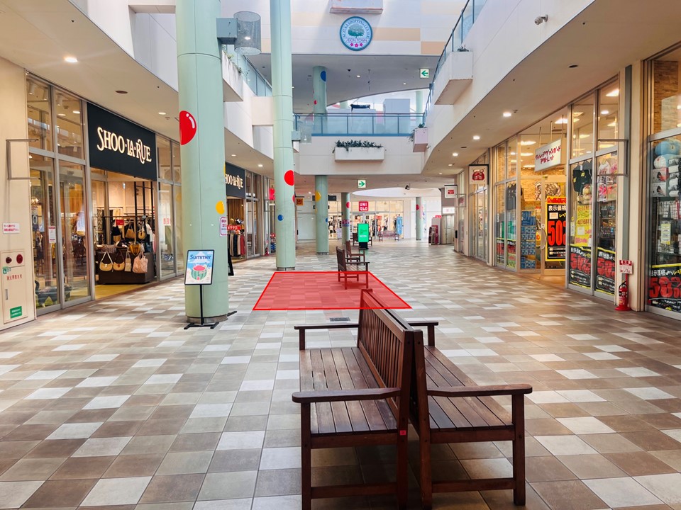 【イオンタウン鈴鹿】販促プロモーションや食物販に最適な1階本館通路沿いにあるイベントスペース