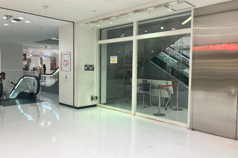 【本厚木ミロード】本厚木ミロード②4F エスカレーター横の画像1