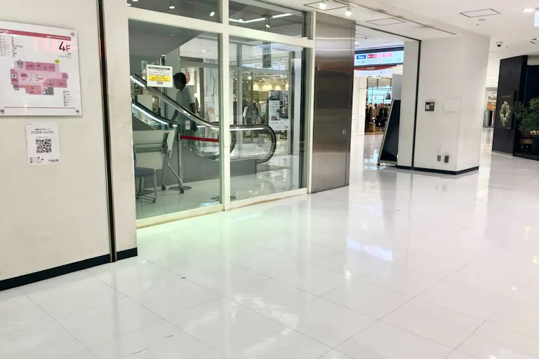 【本厚木ミロード】本厚木ミロード②4F エスカレーター横の画像2
