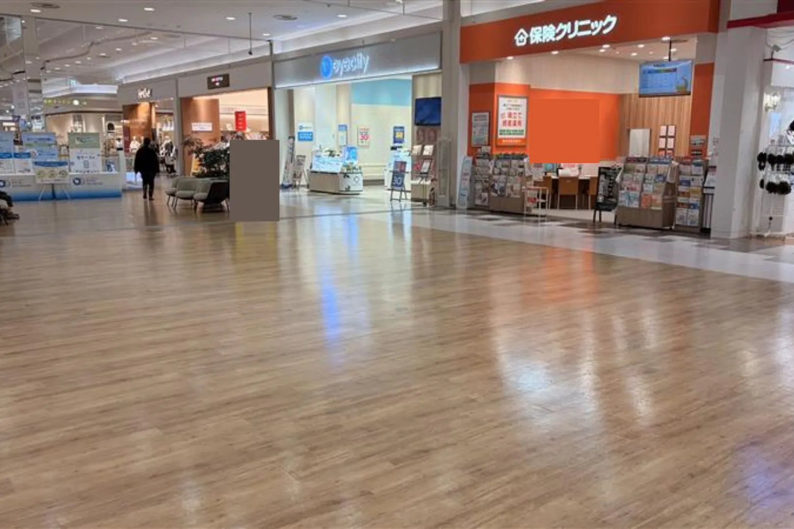 【イオンモール高岡】イベントスペース③(Zoff前)