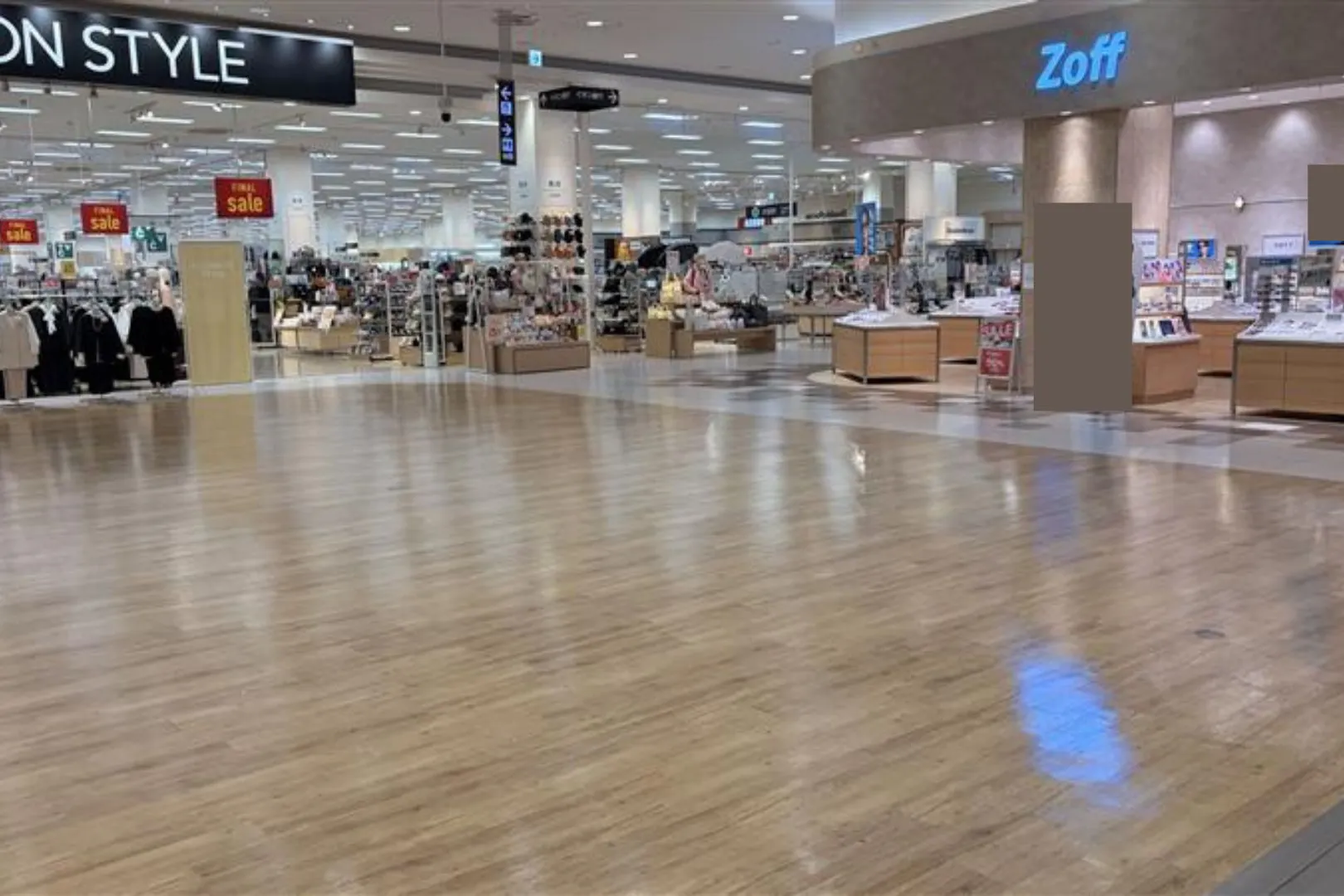 【イオンモール高岡】イベントスペース③(Zoff前)