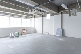 【六本木一丁目駅5分】展示会や撮影・収録、ポップアップストア等に最適な白壁のシンプルなイベントスペース