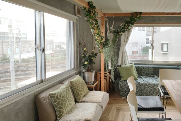 【JR大久保駅3分】オフサイトミーティング・ワークショップ・撮影に適したカフェ風スペースの画像2