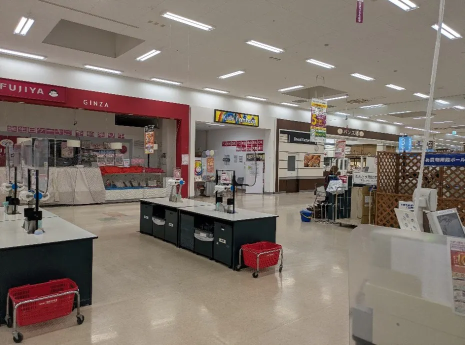 【イオンスーパーセンター南相馬】食品レジ前催事場 販促プロモーションや物販に最適なスーパー店内催事イベントスペース
