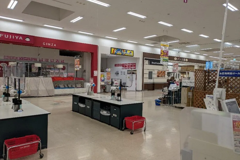 【イオンスーパーセンター南相馬】食品レジ前催事場 販促プロモーションや物販に最適なスーパー店内催事イベントスペース