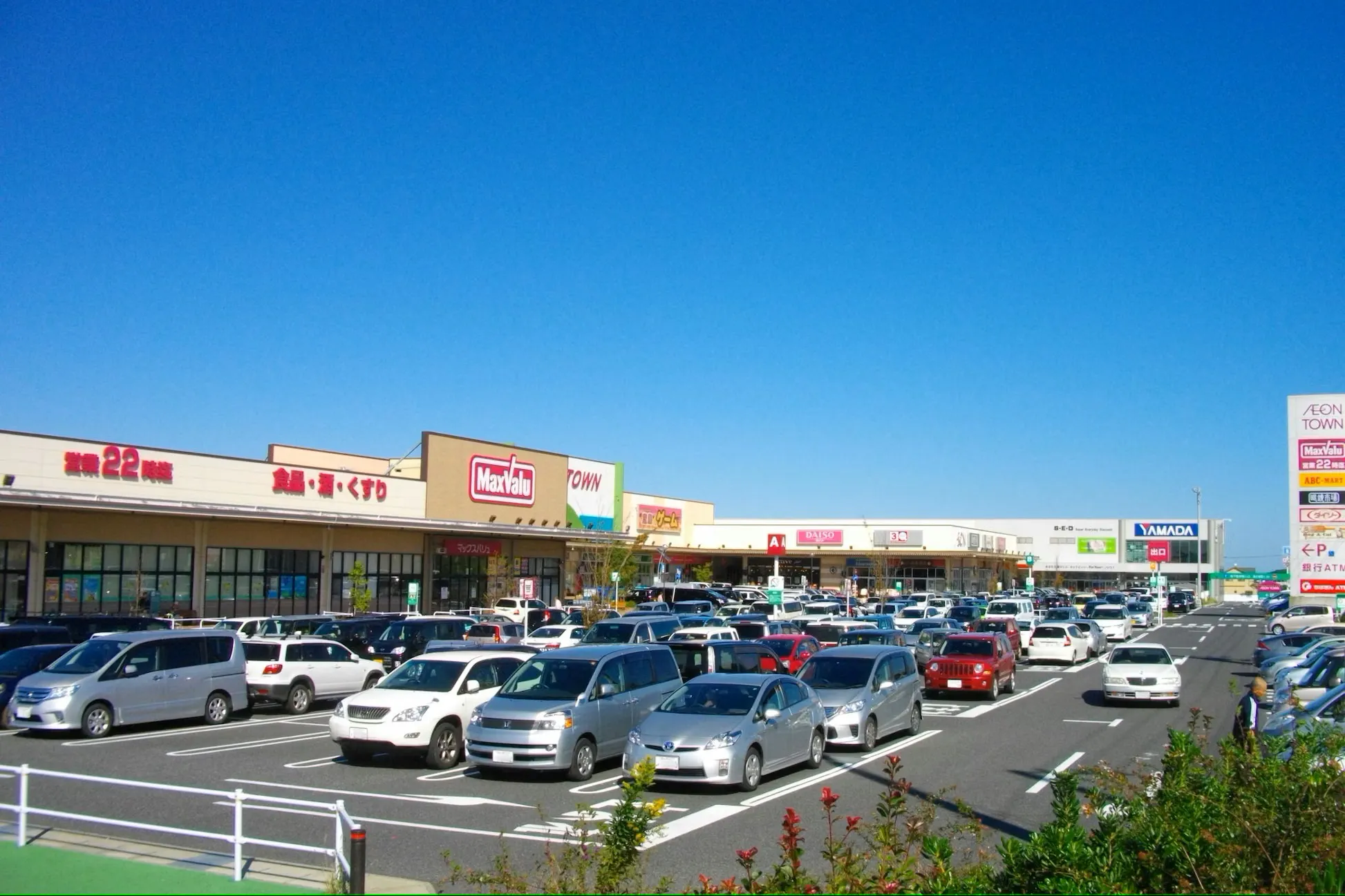 【イオンタウン木更津請西（キッチンカーB）】キッチンカー出店に適した商業施設内の駐車場を利用可能なイベントスペース
