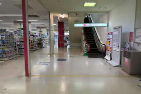 【イオン船岡店】1Fエスカレーター前 販促プロモーションに最適なスーパー店内催事イベントスペース