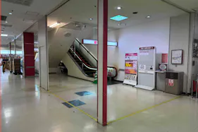 【イオン船岡店】1Fエスカレーター前 販促プロモーションに最適なスーパー店内催事イベントスペース