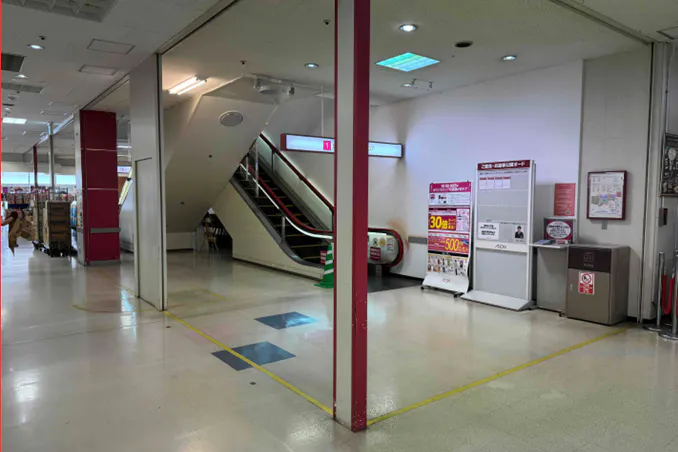 【イオン船岡店】1Fエスカレーター前 販促プロモーションに最適なスーパー店内催事イベントスペース
