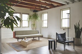 【代々木上原駅6分】展示会場や撮影に最適な一棟貸し可能なNewYorkのアパートメントの様なお洒落なイベントスペース(一棟貸し)