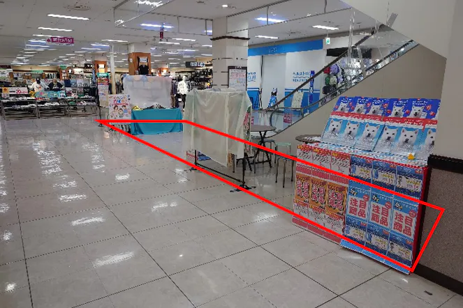 【イオン古川】東側エスカレーター横(左側) 販促プロモーションに最適なスーパー店内催事イベントスペース