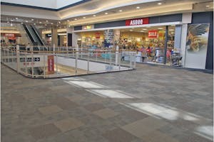 【イオンモール宮崎】東Aブリッジ(シマムラ前東側)