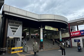 【高尾駅店舗】南口改札前52ラッチ 物販、プロモーションイベントに最適、高尾駅南口直結のイベントスペース