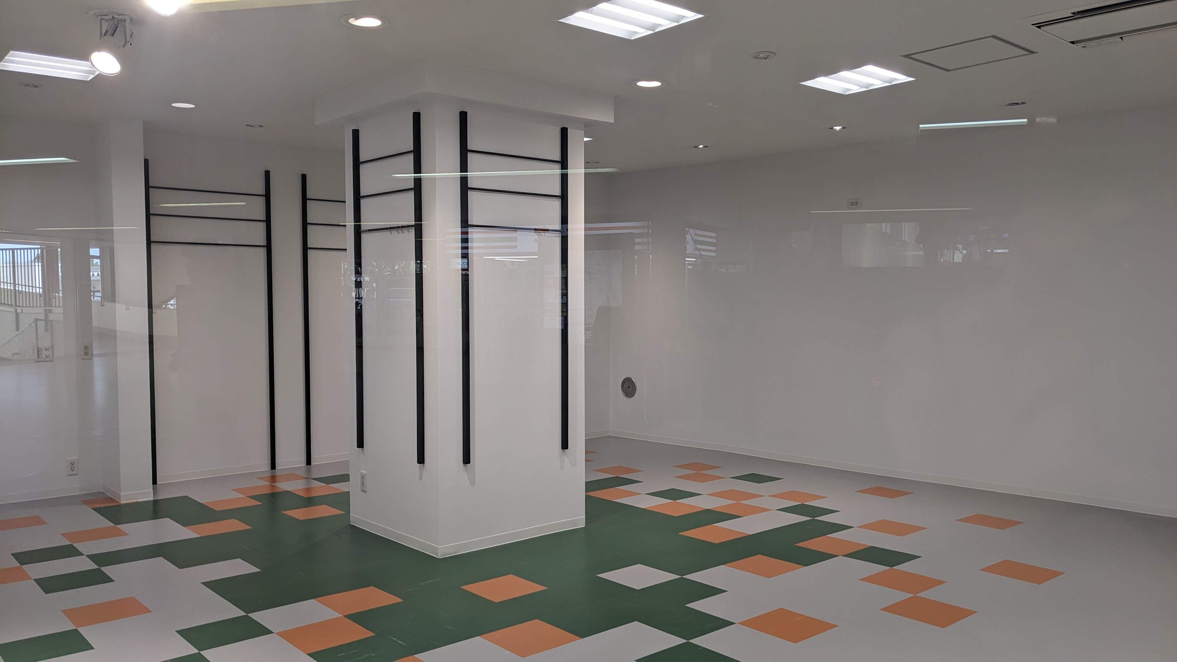 【高尾駅店舗】南口改札前52ラッチ　物販、プロモーションイベントに最適、高尾駅南口直結のイベントスペース