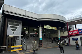 【高尾駅店舗】南口改札前52ラッチ 物販、プロモーションイベントに最適、高尾駅南口直結のイベントスペース