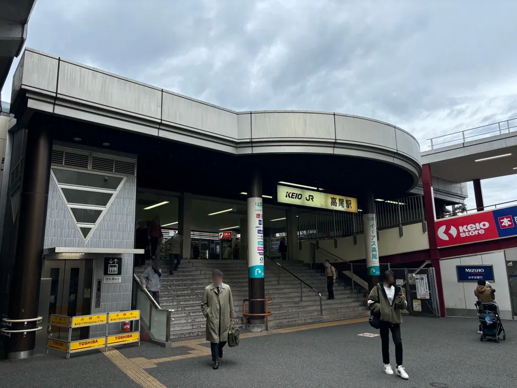 【高尾駅店舗】南口改札前52ラッチ　物販、プロモーションイベントに最適、高尾駅南口直結のイベントスペース
