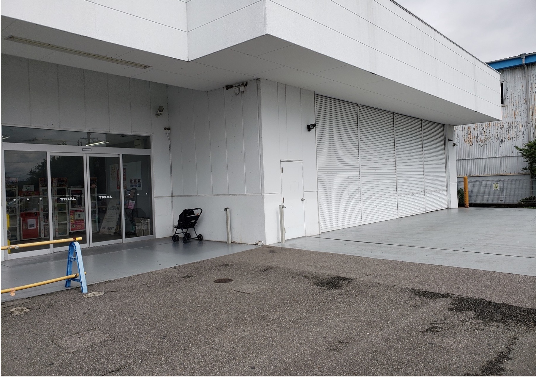 【スーパーセンタートライアル半田亀崎店】キッチンカー（調理営業）出店限定/屋外スペース