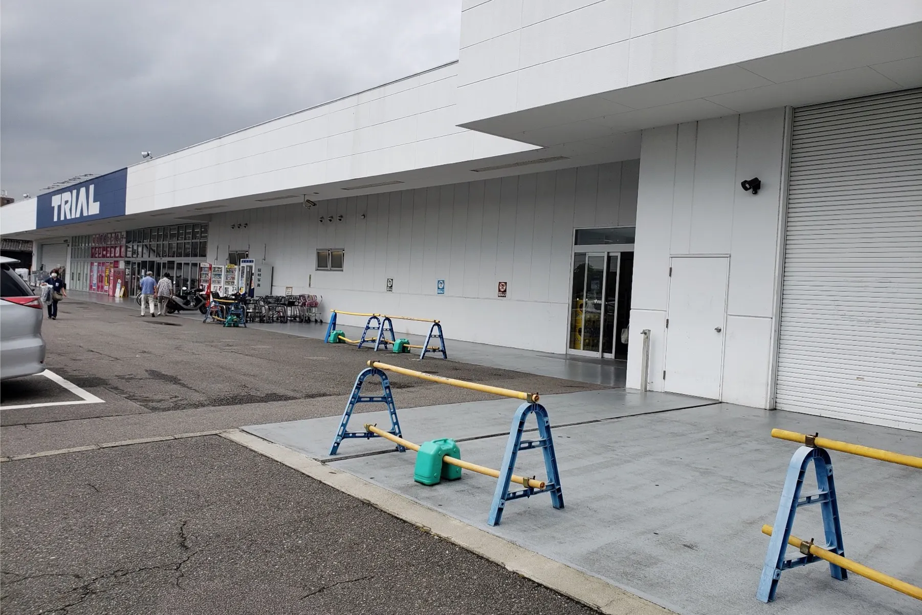 【スーパーセンタートライアル半田亀崎店】キッチンカー(調理営業)出店限定/屋外スペース